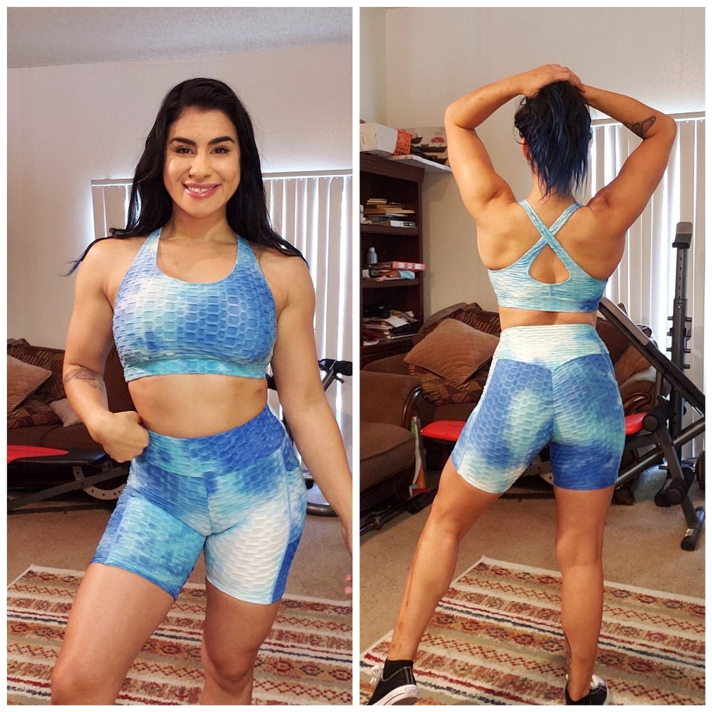 HIGH WAISTED SHORTS WITH SIDE POCKETS AND TRAINING